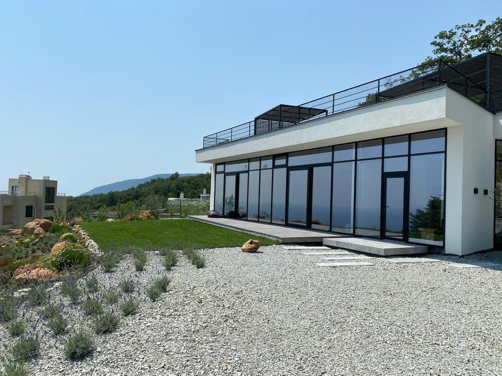 дом с видом на море