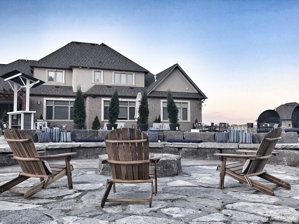 Transitional home design photo in Toronto