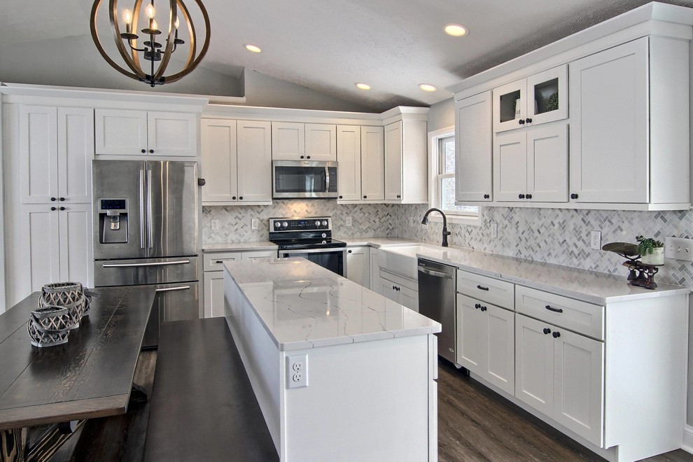 Kitchen - transitional kitchen idea