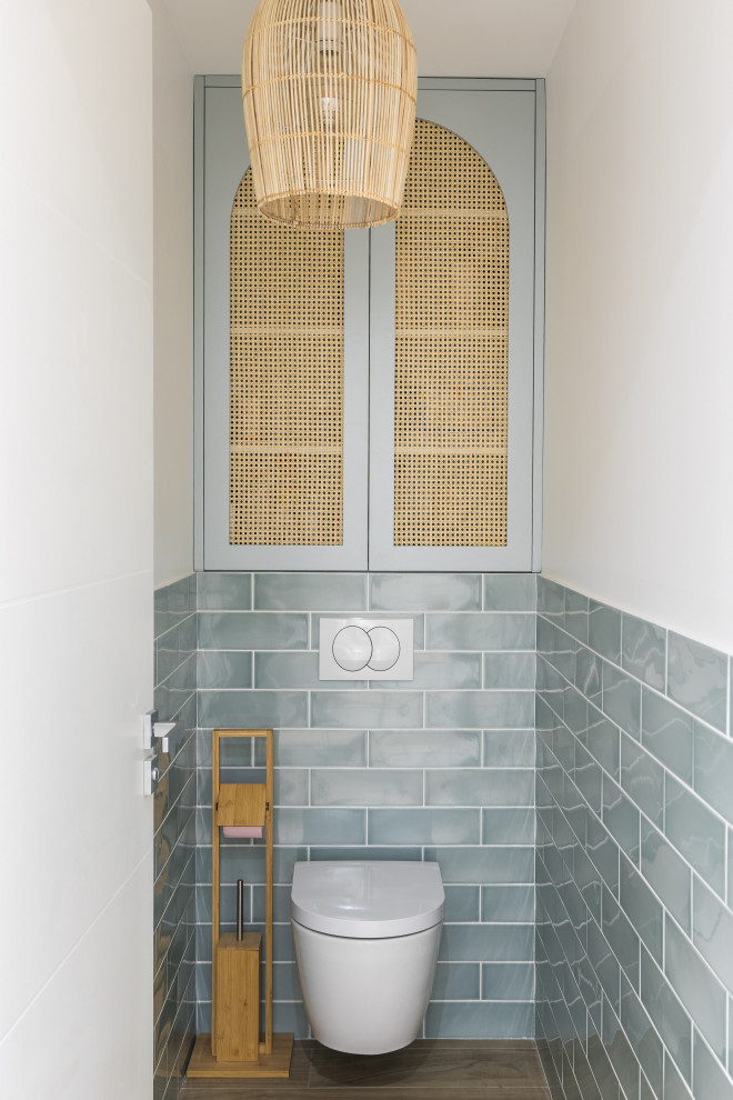 パリにある高級なコンテンポラリースタイルのおしゃれなトイレ・洗面所の写真