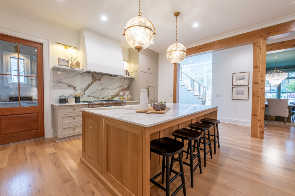 Transitional kitchen photo in Raleigh
