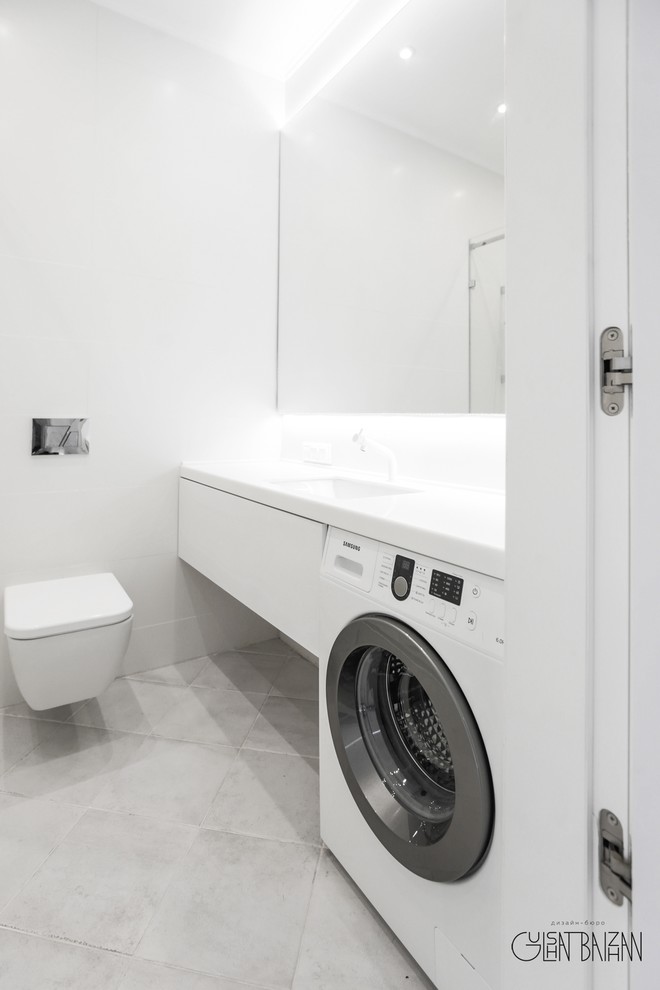 "В белых облаках"