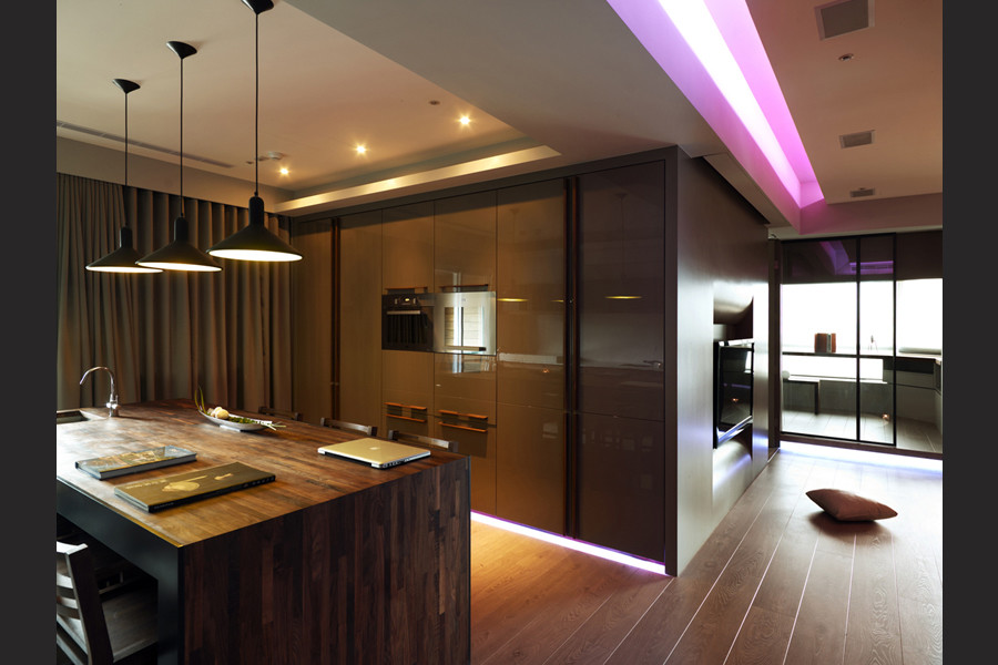 Design ideas for a modern kitchen in Singapore.