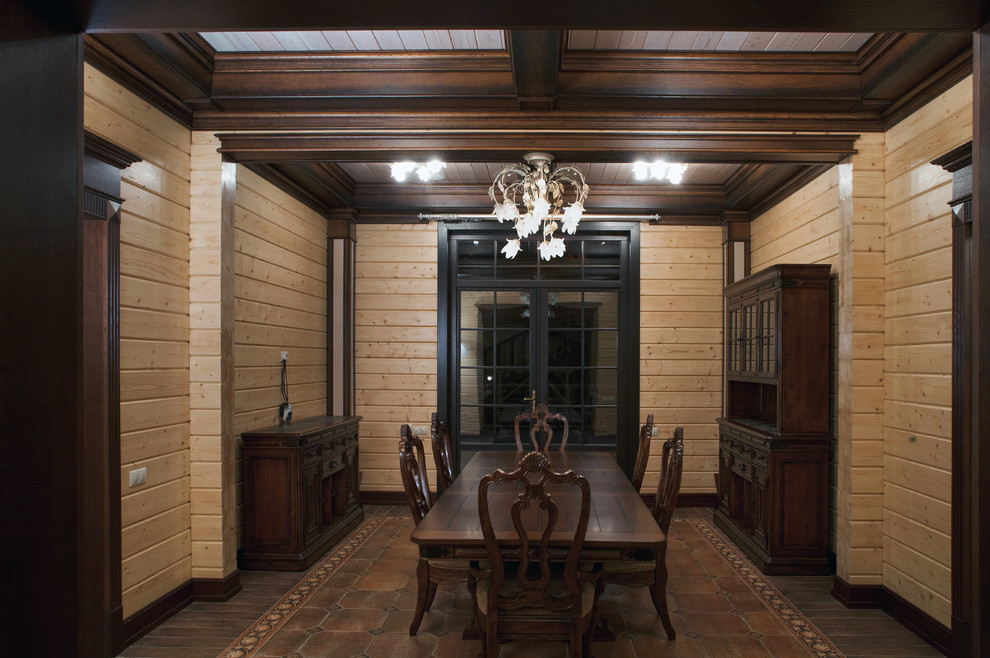 Кессонные потолки, стеновые панели, двери и кухня в деревянном доме