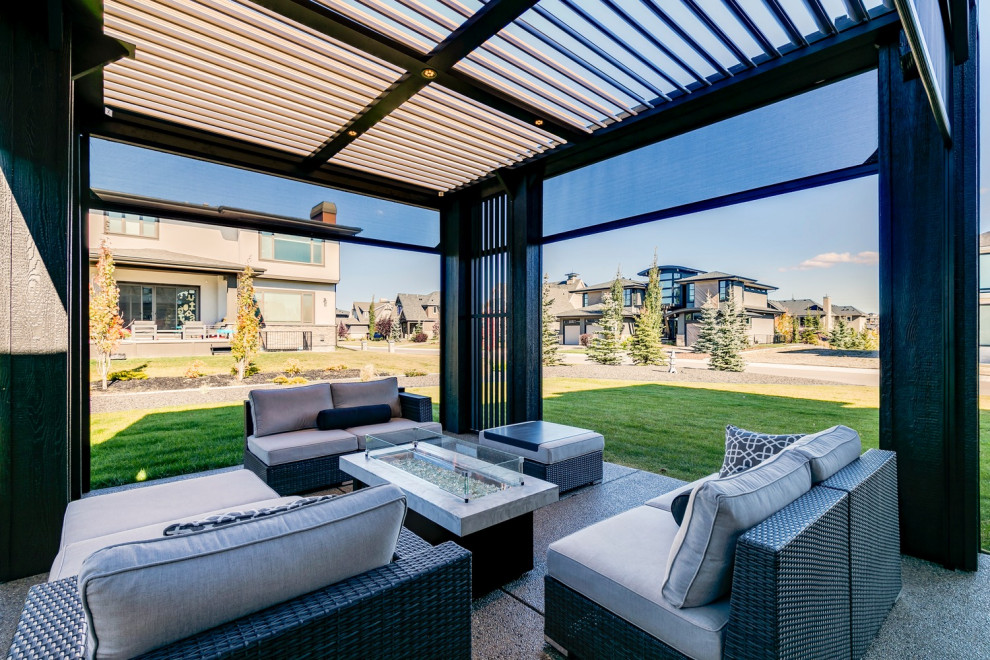 Bearspaw Alcove and Freestanding Pergola with Vertical Privacy Walls ...