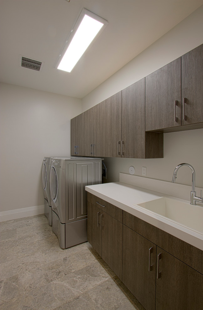 Transitional home design photo in Miami