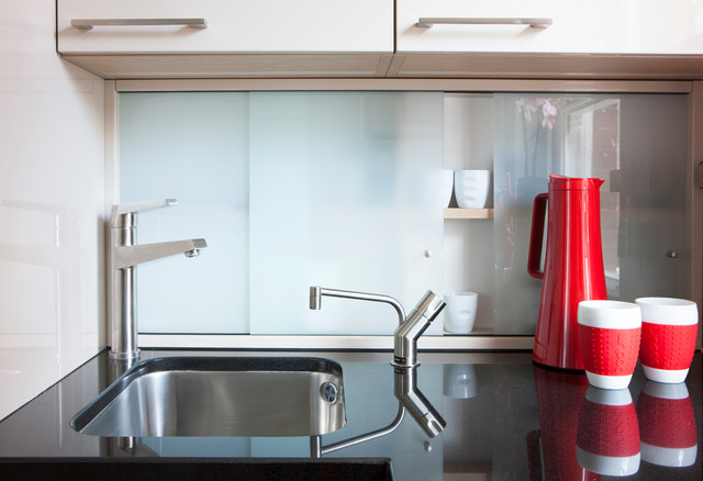 Small, Chic Kitchen contemporary-kitchen
