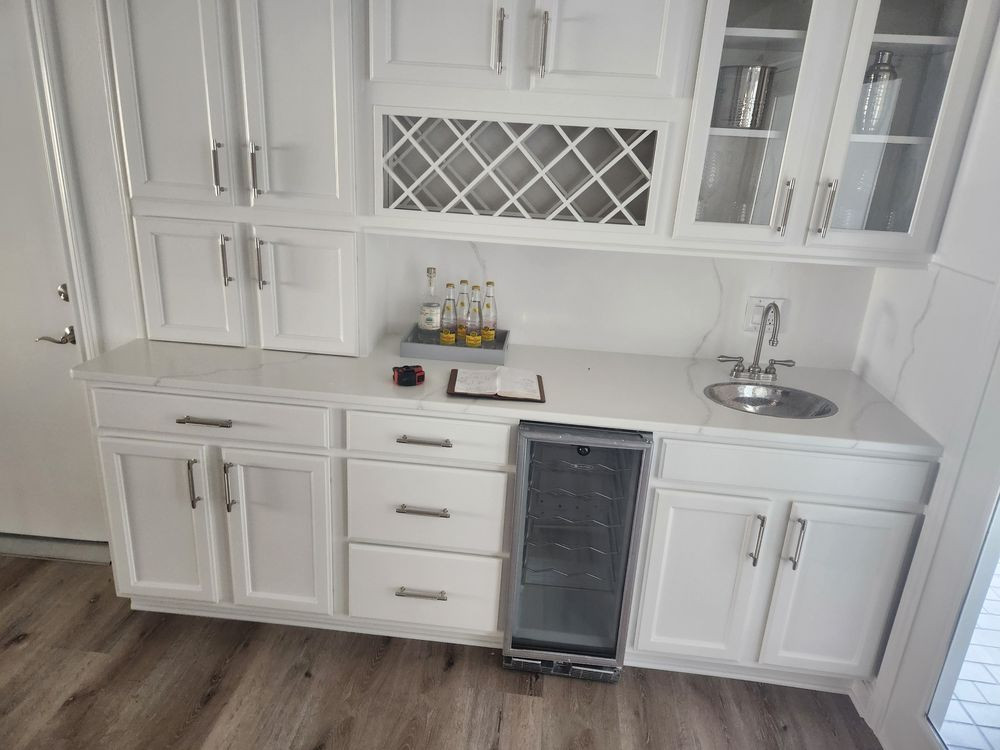 Kitchen cabinet with wine rack