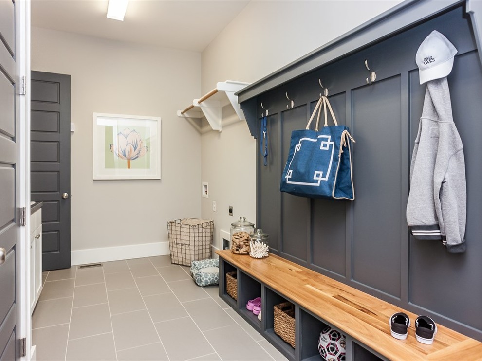 This is an example of a traditional laundry room in Raleigh.