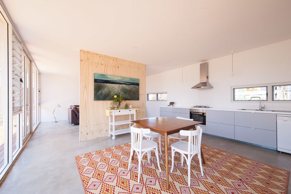 Mid-sized contemporary home design in Perth.