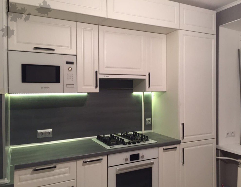 Двухуровневый кухонный гарнитур