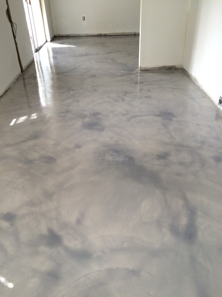 Inspiration for a mid-sized concrete floor kitchen remodel in Miami