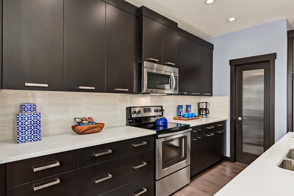 Transitional kitchen photo in Calgary