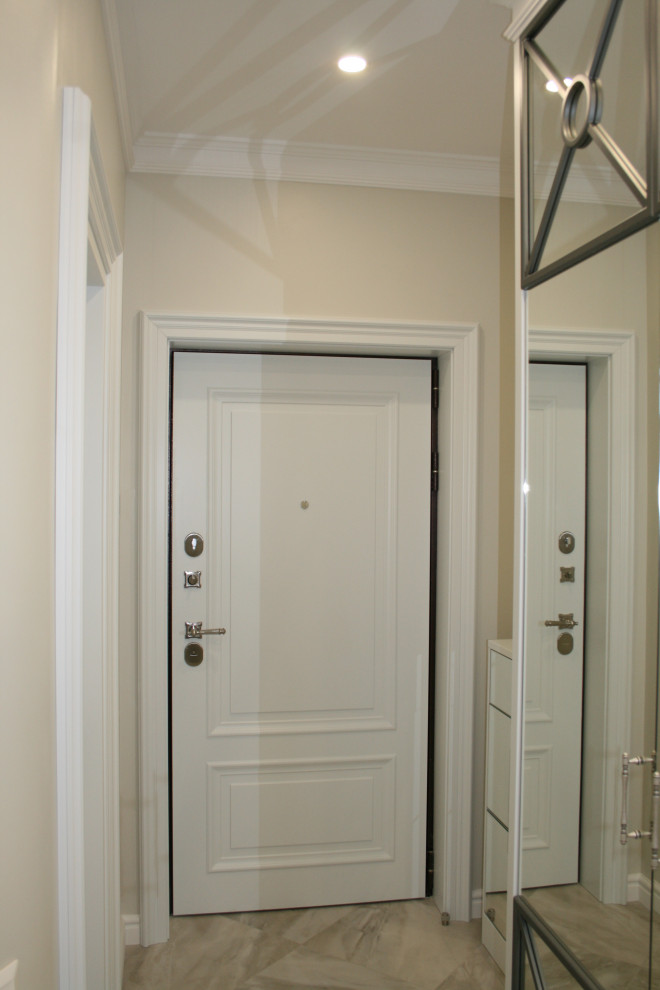 Белая неоклассика с оттенком морской волны