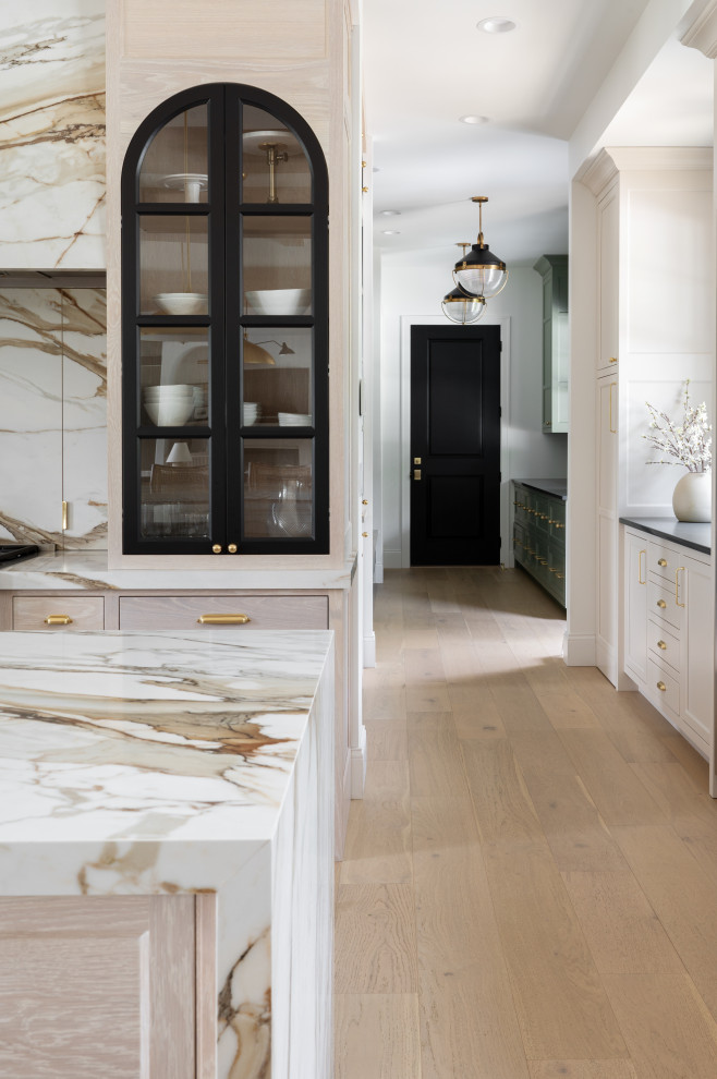 Kitchen - transitional kitchen idea