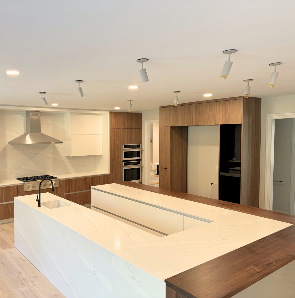 Quartz Island with Cooktop & Wall Ovens