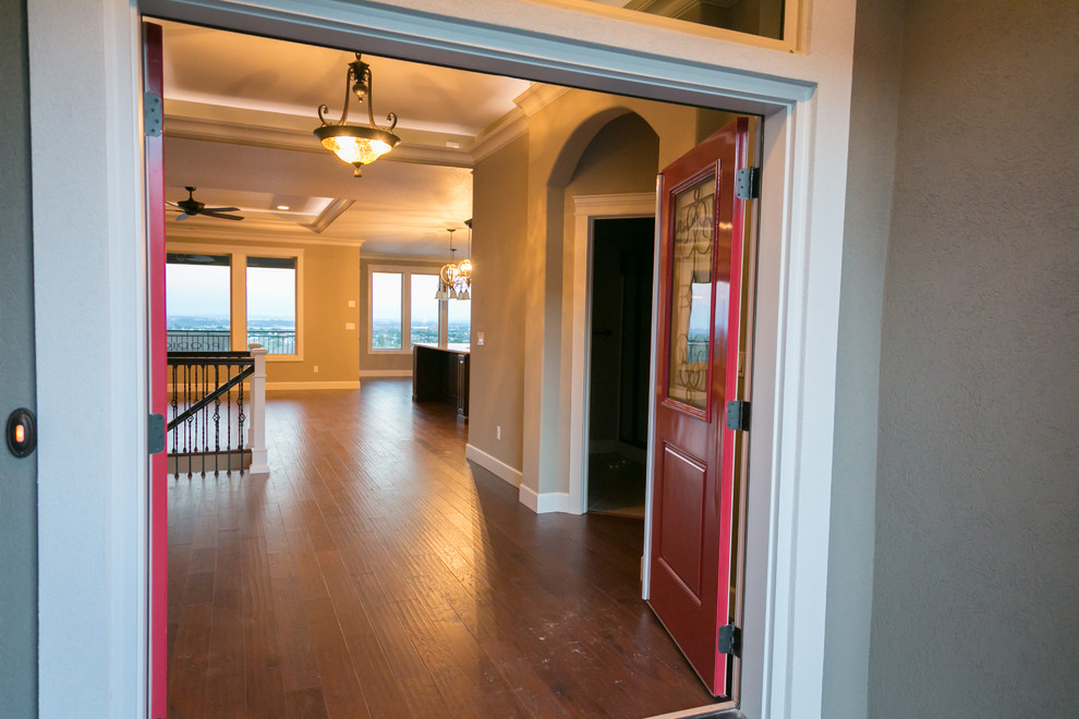 Transitional home design photo in Seattle