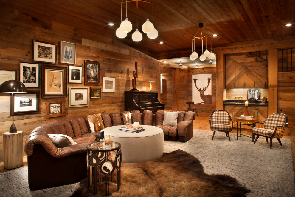 Immagine di un grande soggiorno minimal aperto con pavimento in legno massello medio, parete attrezzata, soffitto in legno e pareti in legno
