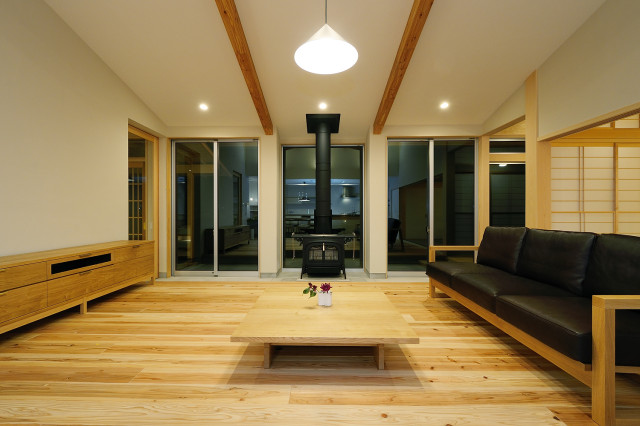 豊橋 牛川町の家2014 moderne-japonais-salon