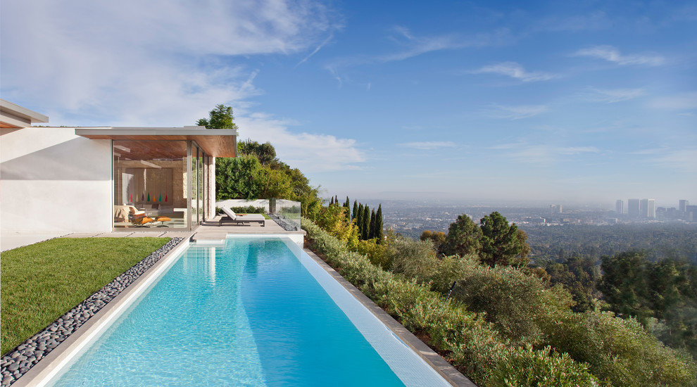 Inspiration for a contemporary rectangular pool in Los Angeles.
