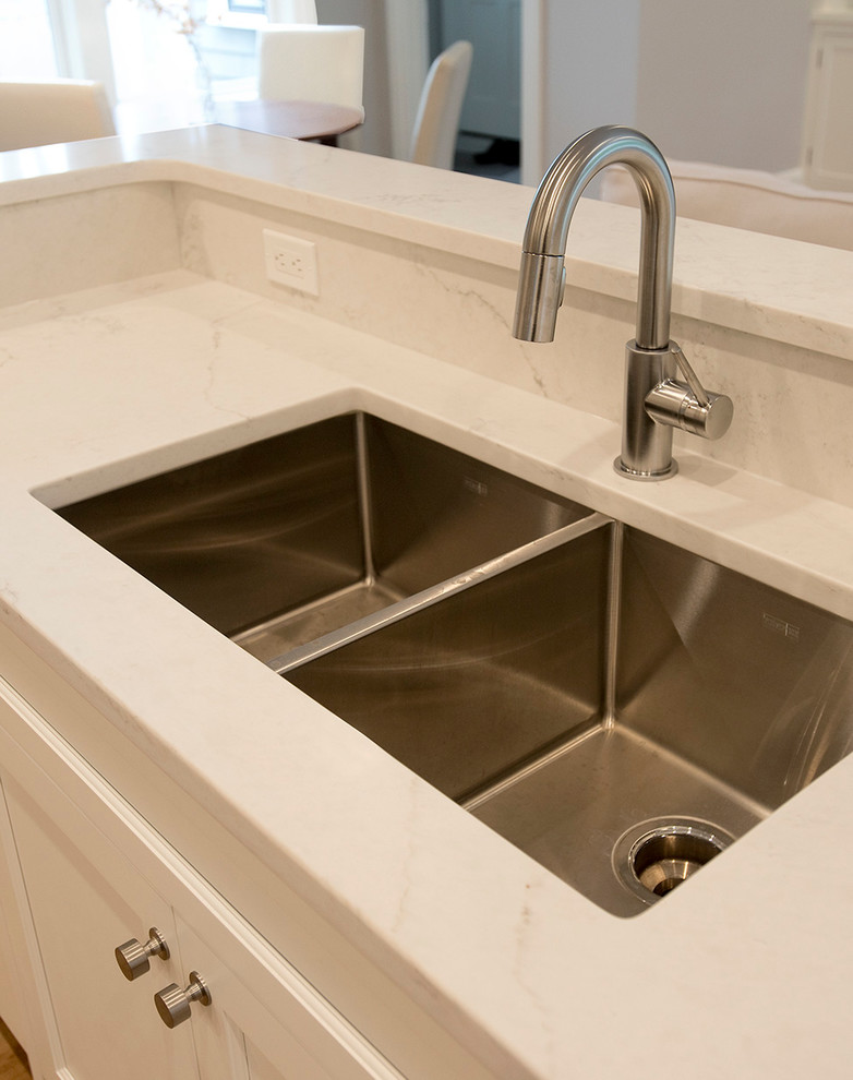 Kitchen - kitchen idea in Boston
