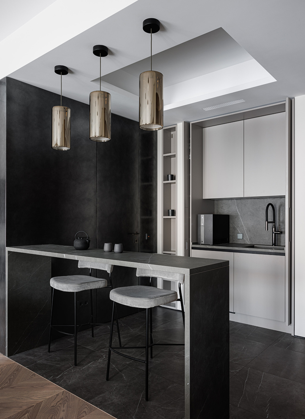 Монохромная квартира 90 м2 в центре Москвы