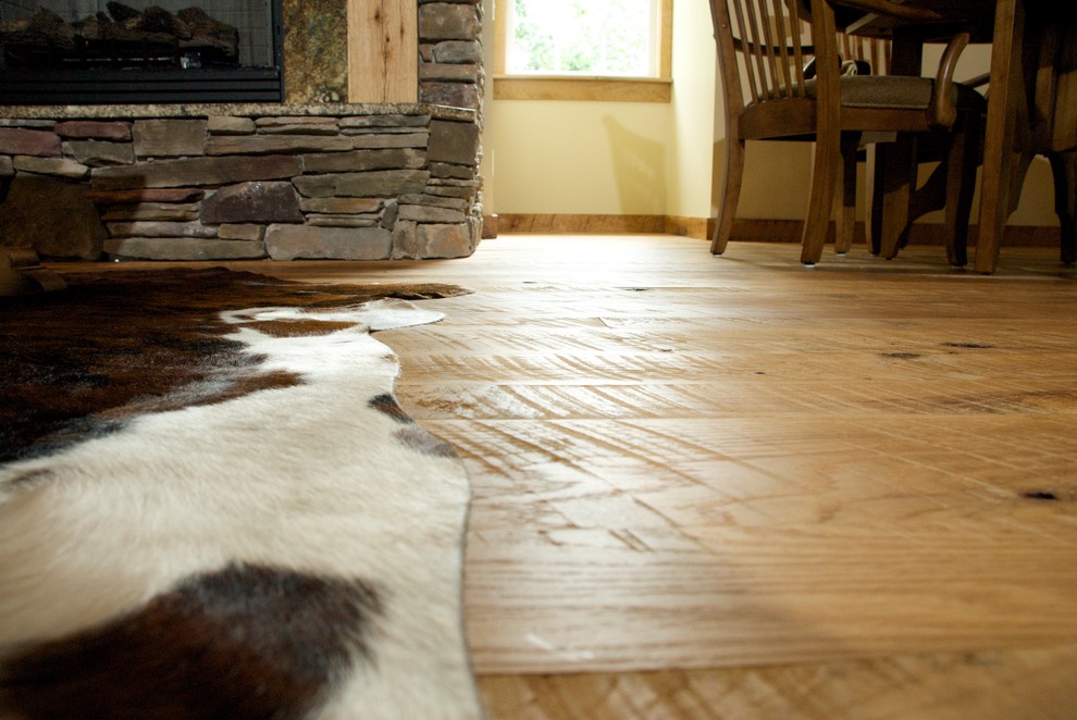 Williamsburg Timber Bonus Room