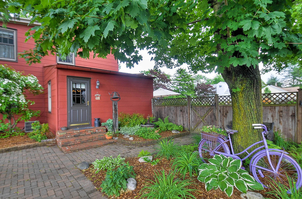 Photo of a country shed and granny flat in New York.