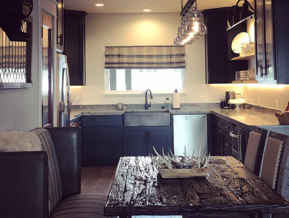 Kitchen - rustic kitchen idea