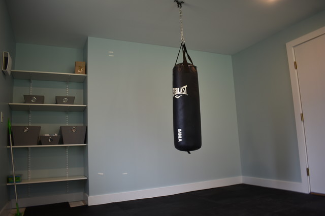 Garage Transformation to Workout Area klassisk-hemmagym