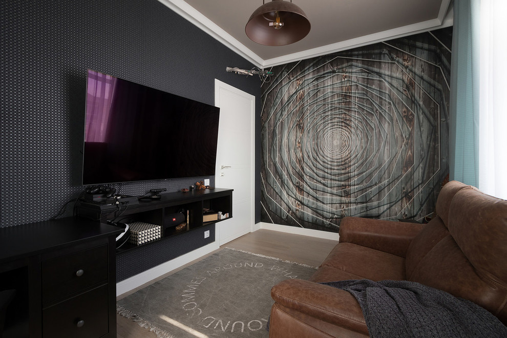 Яркий дом в пригороде