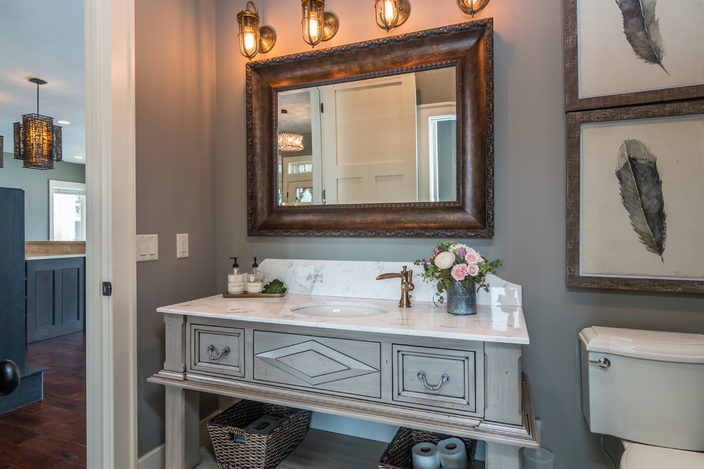 Home design - transitional home design idea