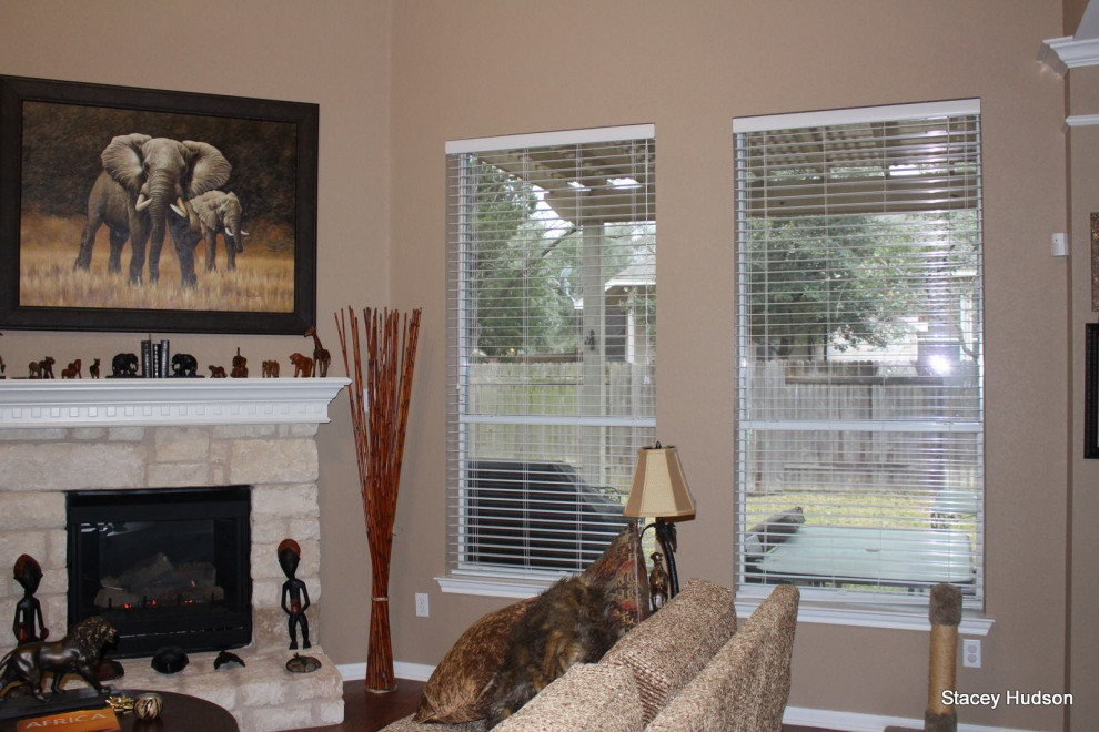 Home design - transitional home design idea in Austin