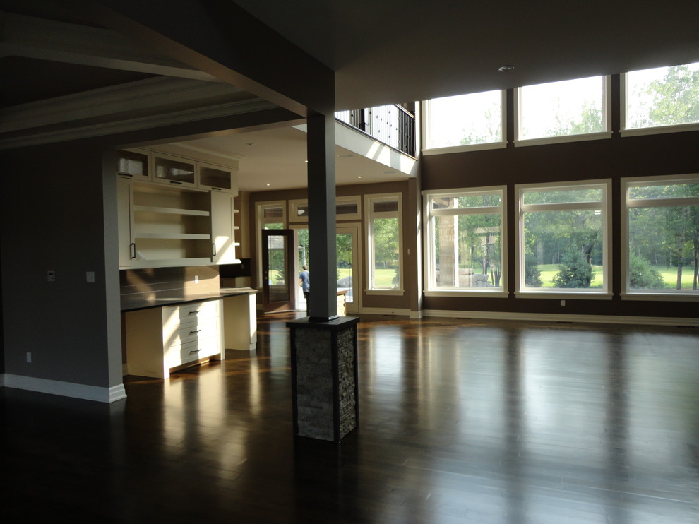 Home design - transitional home design idea in Ottawa