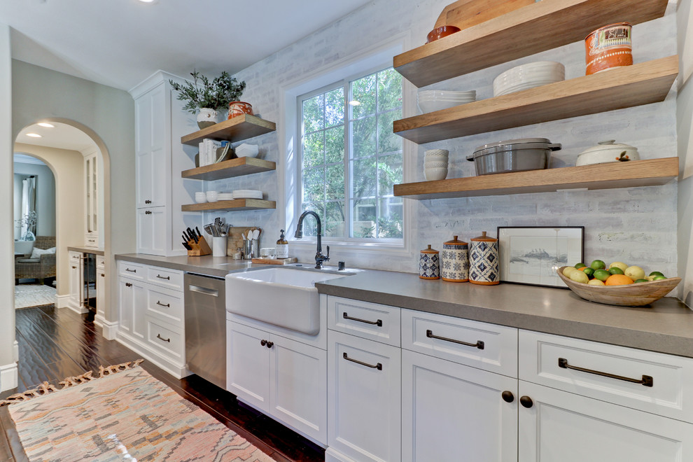 Home design - transitional home design idea in Orange County