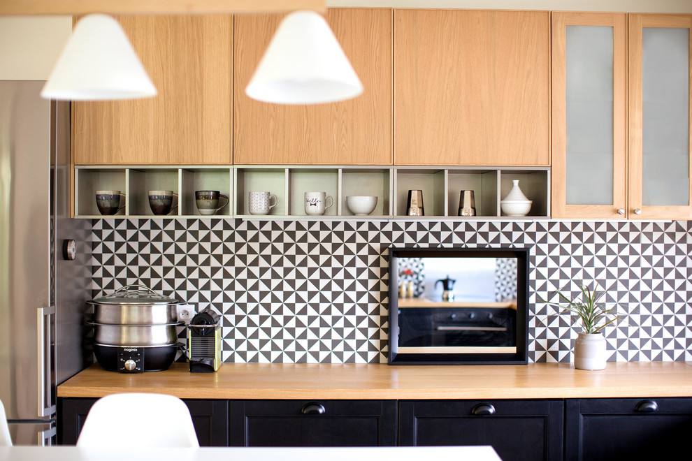 Photo of a midcentury kitchen in Nantes.