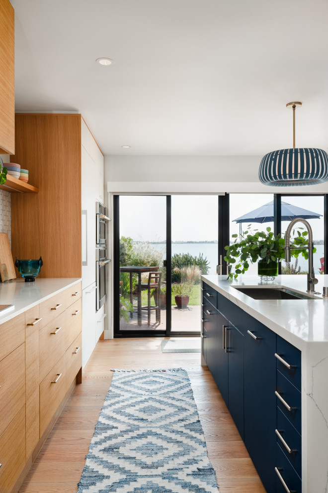 Kitchen - 1960s kitchen idea in San Francisco