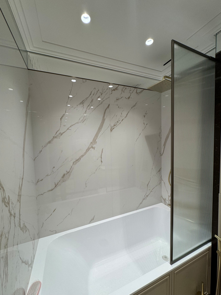 Шторка в ванную из рифленого стекла