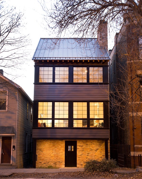 Inspiration for a contemporary exterior in Chicago.