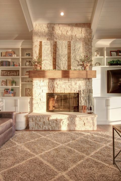 Inspiration for a transitional home design remodel in Chicago