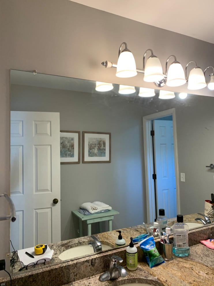 Example of a transitional home design design in Atlanta