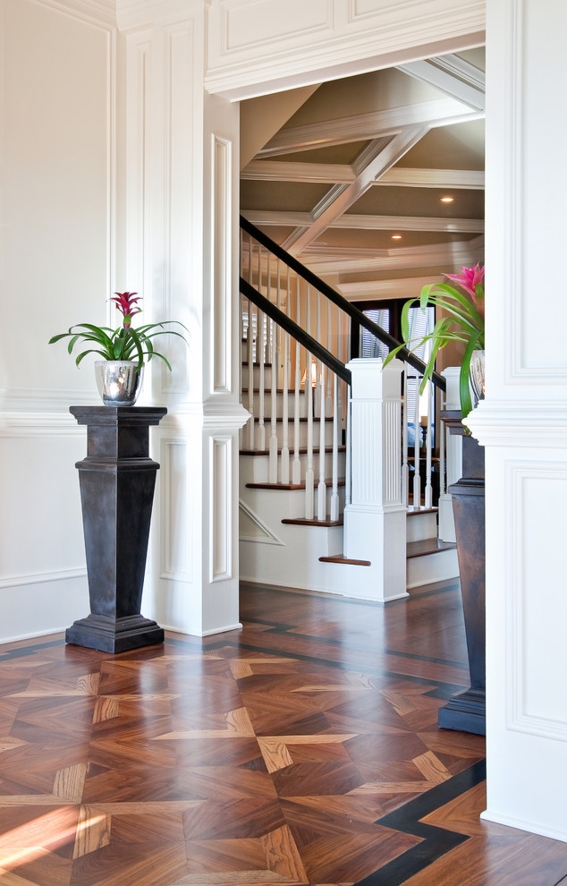 Photo of a traditional entryway in Charleston.