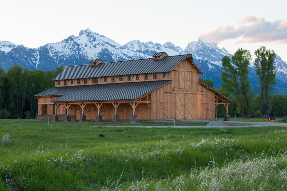 Country barn in Other.