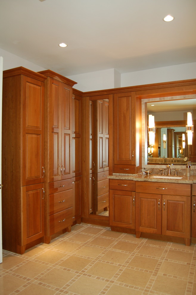 Home design - transitional home design idea in Miami