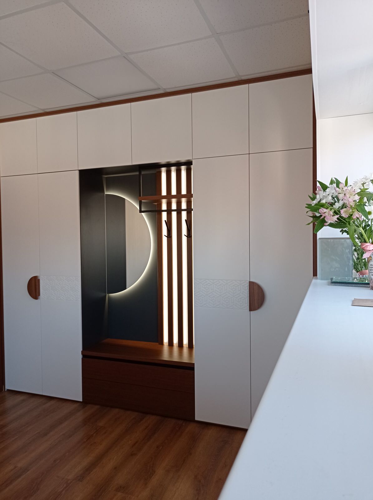 Мебель для прихожей по индивидуальному проекту