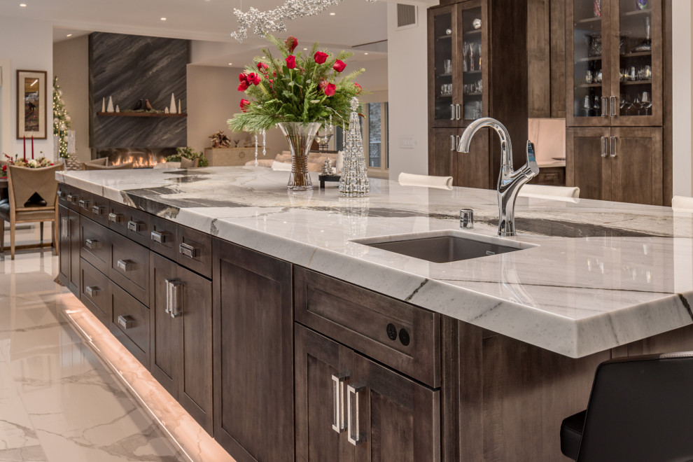 Kitchen - transitional kitchen idea