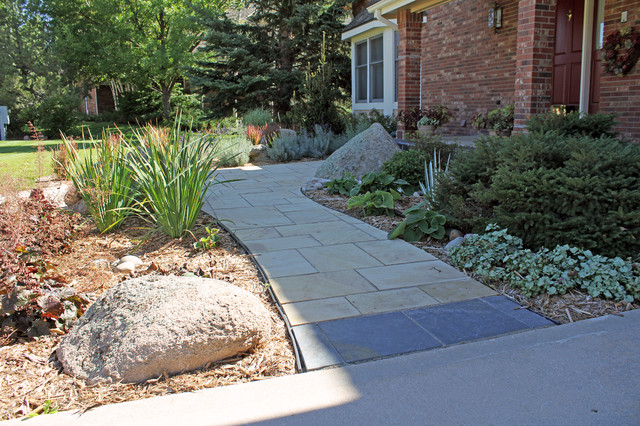 Traditional Front Entry traditional-garden