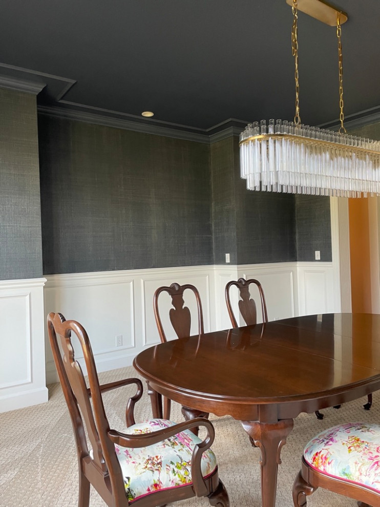 Inspiration for a transitional dining room remodel in Tampa