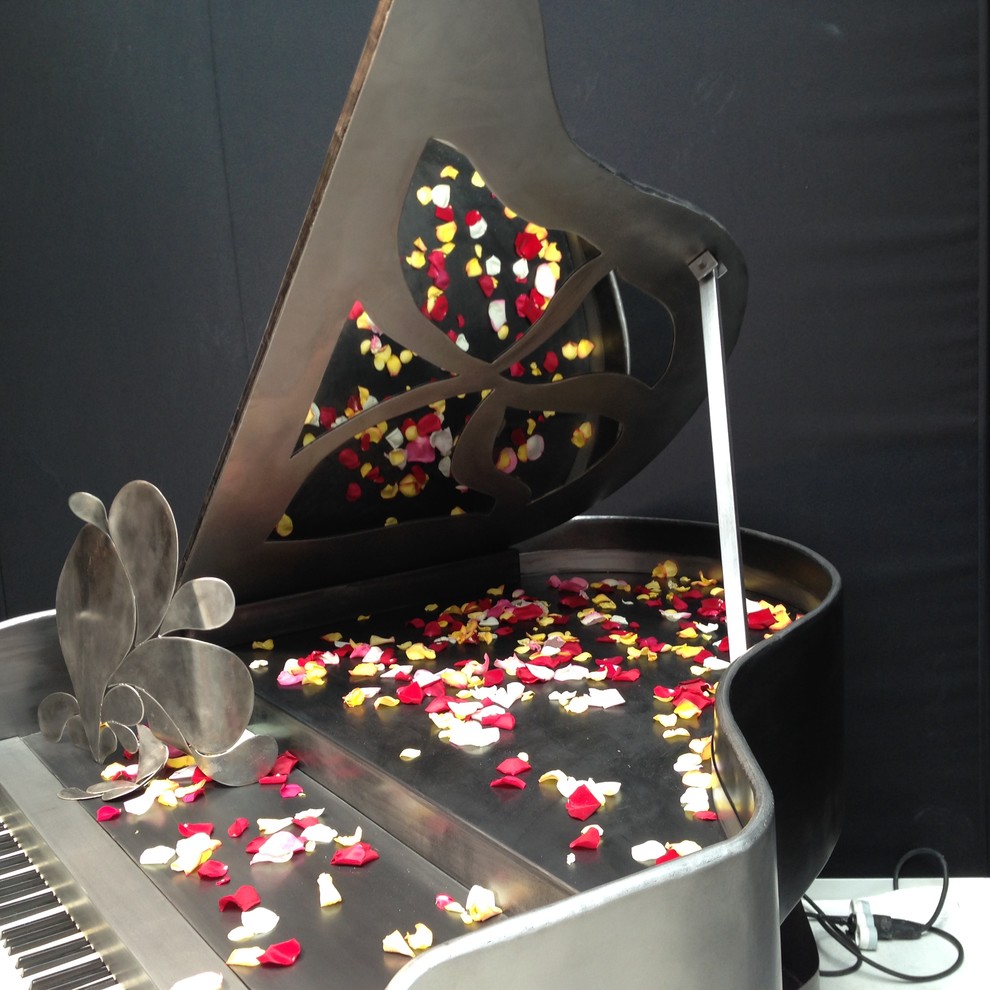 "Une maison pour Bastet" - Scupture piano d'acier