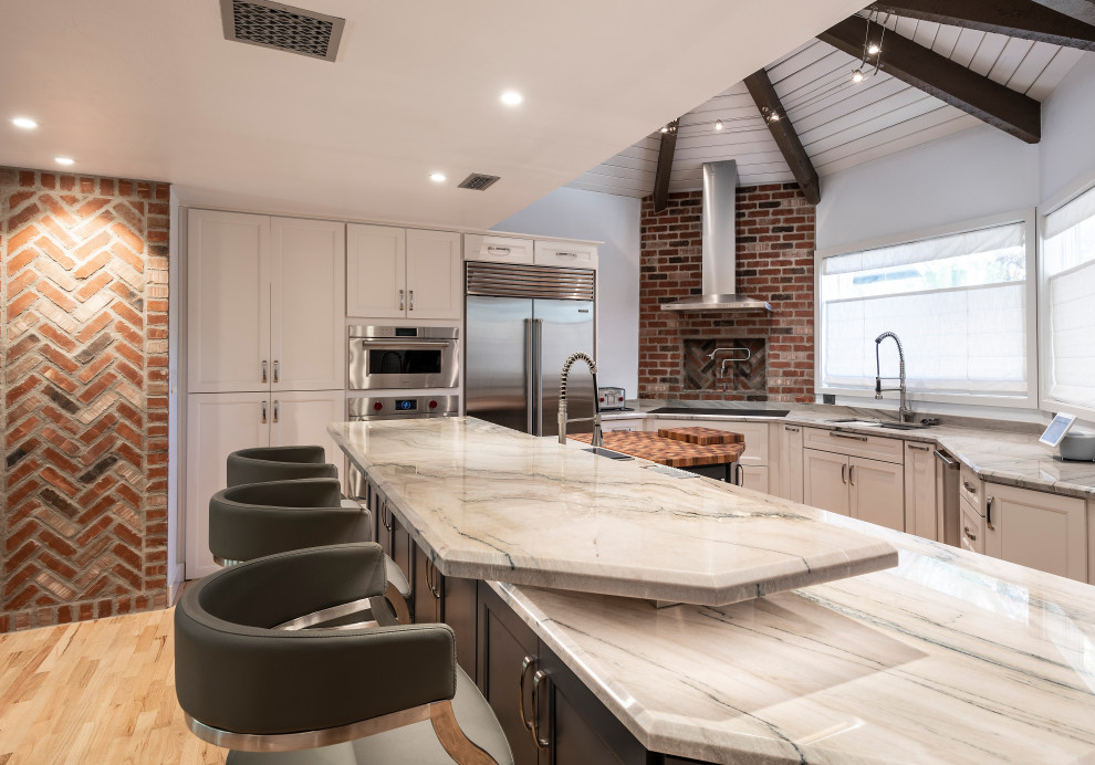Inspiration for a transitional kitchen remodel in Phoenix